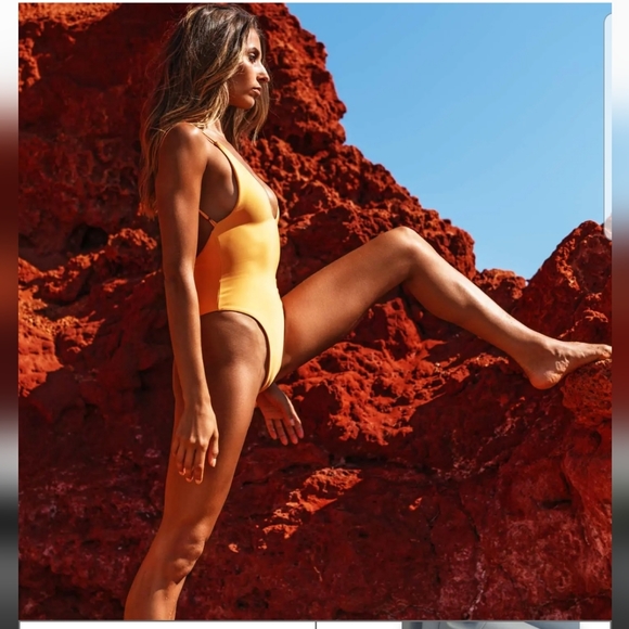 Sherrylo 1pc. Mustard Deep V Swimsuit NWT Sz. XL - Picture 4 of 13